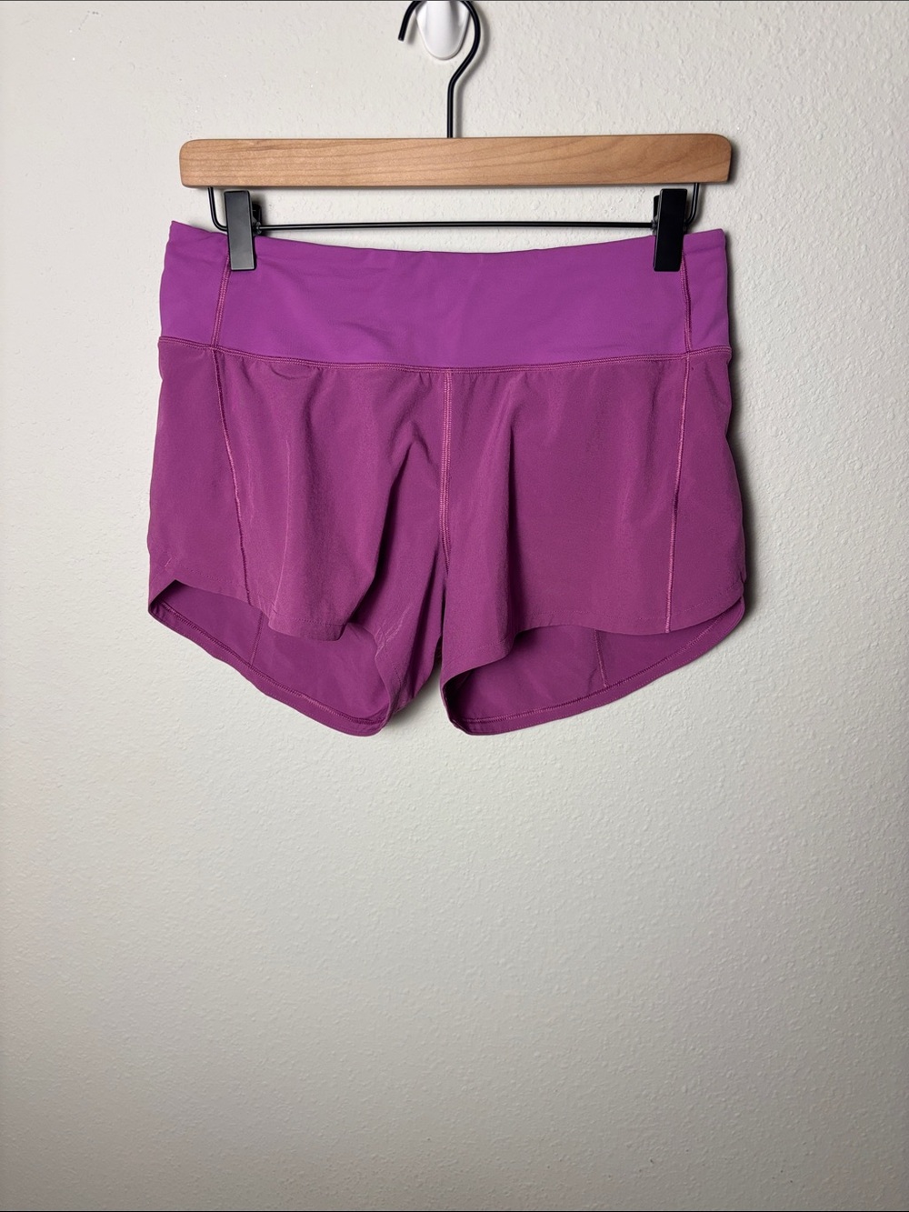 Lululemon Speed Up Mid-Rise Lined Short 4" Vivid Plum W7AYMT
